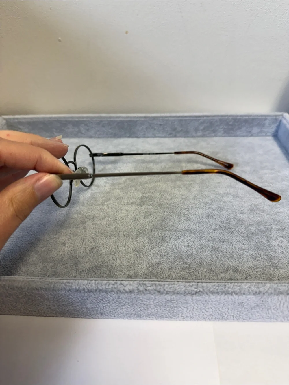 Vintage Coast 443 Round Metal Eyeglasses in Antique Gold Tone Eyesize 50